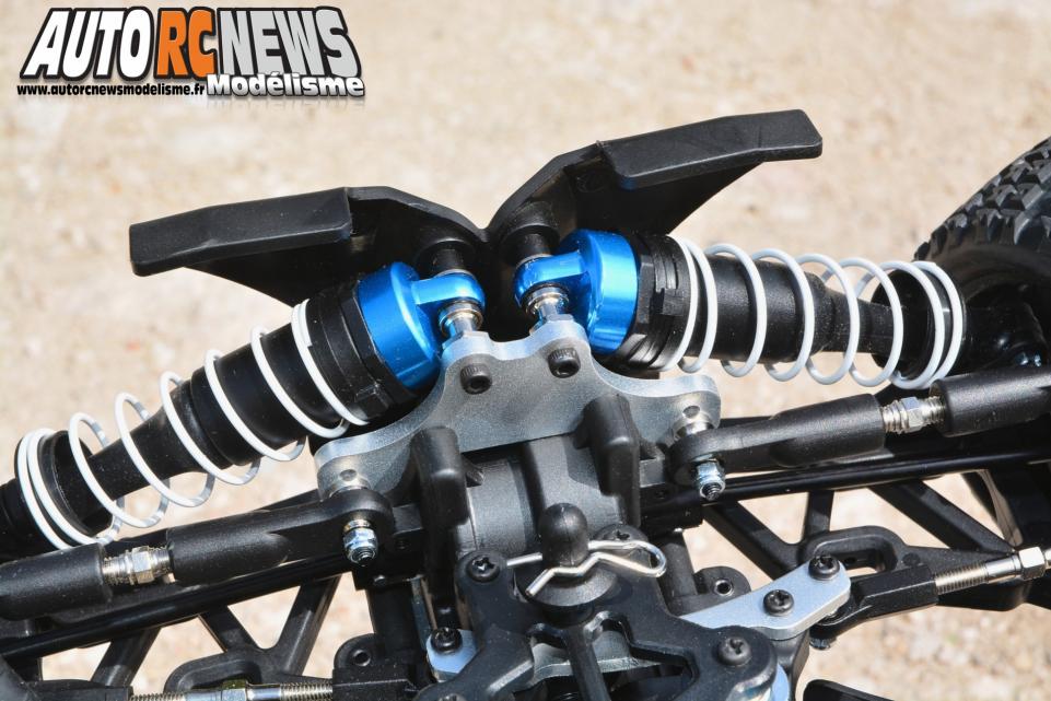 Carson Specter X8EB 6S RTR #C500409016 Les premières photos de cette nouvelle voiture radiocommandée brushless TT 1/8ème signée Carson et distribuée par T2M avant son essai.