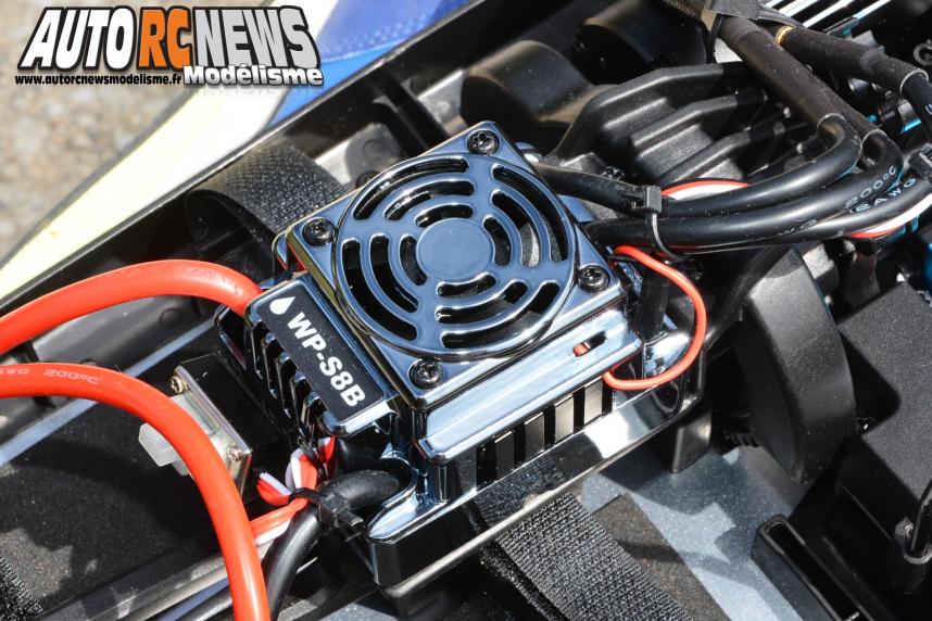 Carson Specter X8EB 6S RTR #C500409016 Les premières photos de cette nouvelle voiture radiocommandée brushless TT 1/8ème signée Carson et distribuée par T2M avant son essai.