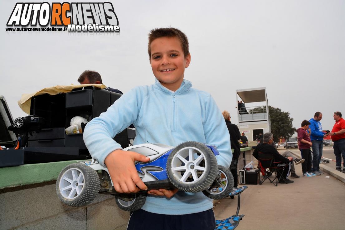 HPI Challenge Orange 30 mars 2014. course de voitures radiocommandées hpitour organisée sur la piste avio et tiger d'orange.