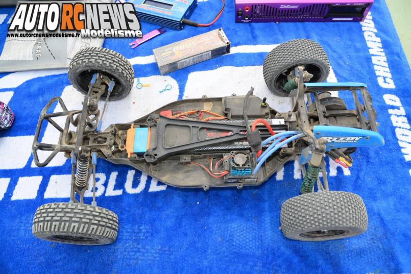 HPI Challenge Orange 30 mars 2014. course de voitures radiocommandées hpitour organisée sur la piste avio et tiger d'orange.