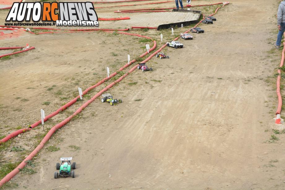 HPI Challenge Orange 30 mars 2014. course de voitures radiocommandées hpitour organisée sur la piste avio et tiger d'orange.