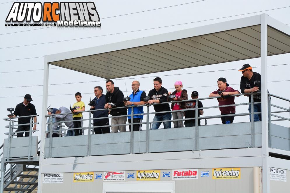 HPI Challenge Orange 30 mars 2014. course de voitures radiocommandées hpitour organisée sur la piste avio et tiger d'orange.