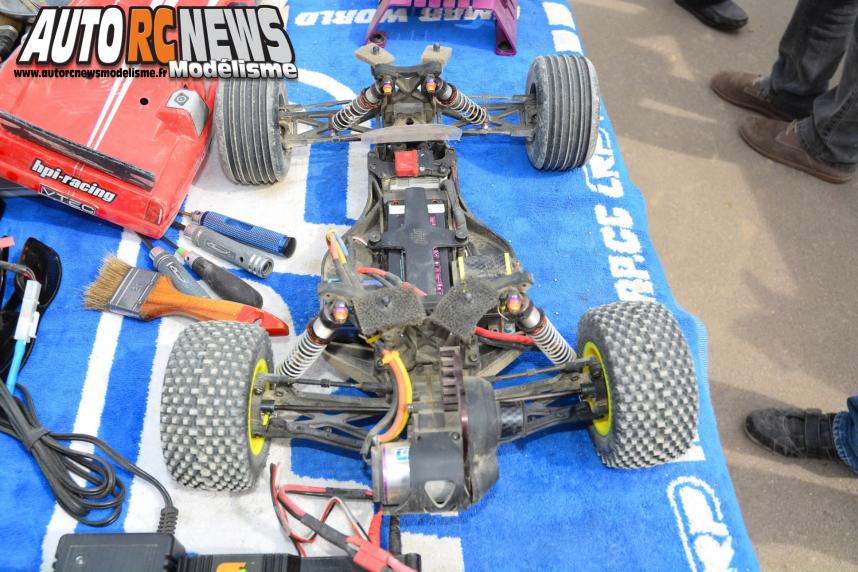 HPI Challenge Orange 30 mars 2014. course de voitures radiocommandées hpitour organisée sur la piste avio et tiger d'orange.