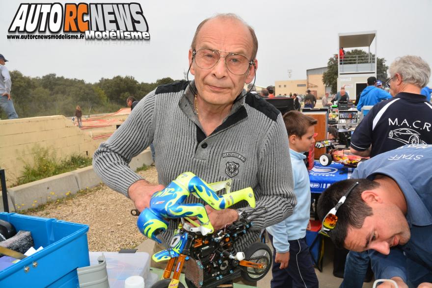 HPI Challenge Orange 30 mars 2014. course de voitures radiocommandées organisée sur la piste avio et tiger d'orange.