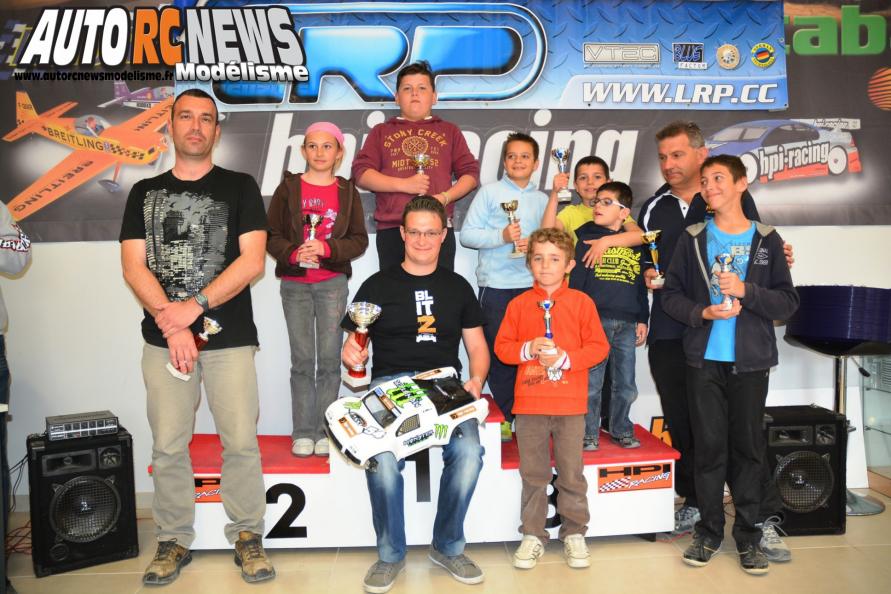 HPI Challenge Orange 30 mars 2014. course de voitures radiocommandées organisée sur la piste avio et tiger d'orange.