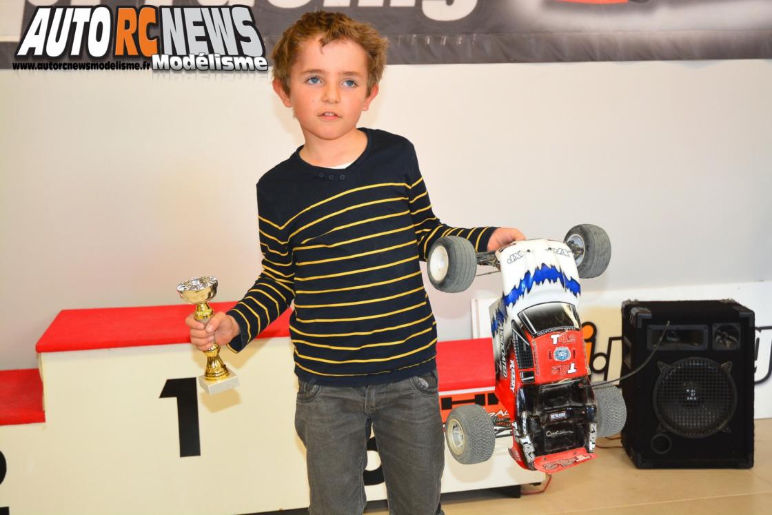 Challenge HPI Orange 16 03 2014 sur la piste avio et tiger d'orange.