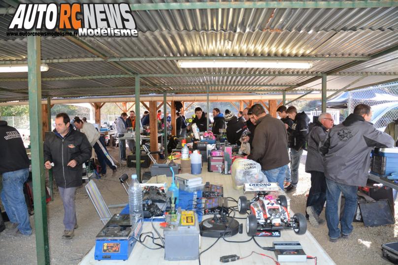 Le warm up du grand prix de Montpellier s'est déroulé dimanche 26 janvier 2014 sur la piste du mini bolide montpellierain.