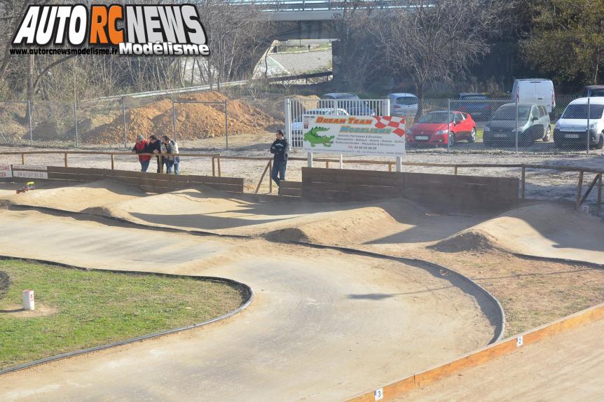 Le warm up du grand prix de Montpellier s'est déroulé dimanche 26 janvier 2014 sur la piste du mini bolide montpellierain.