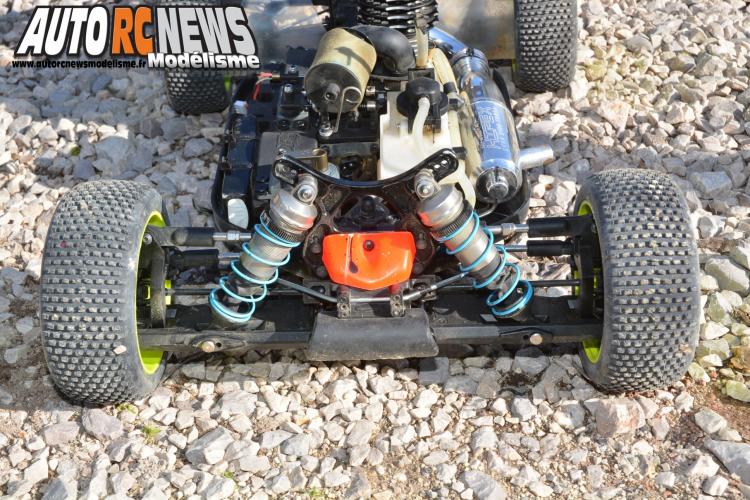 Le HB D812 d'adrien bertin avec lequel il effectuera quelques sorties en TT 1/8ème thermique durant la saison 2014.