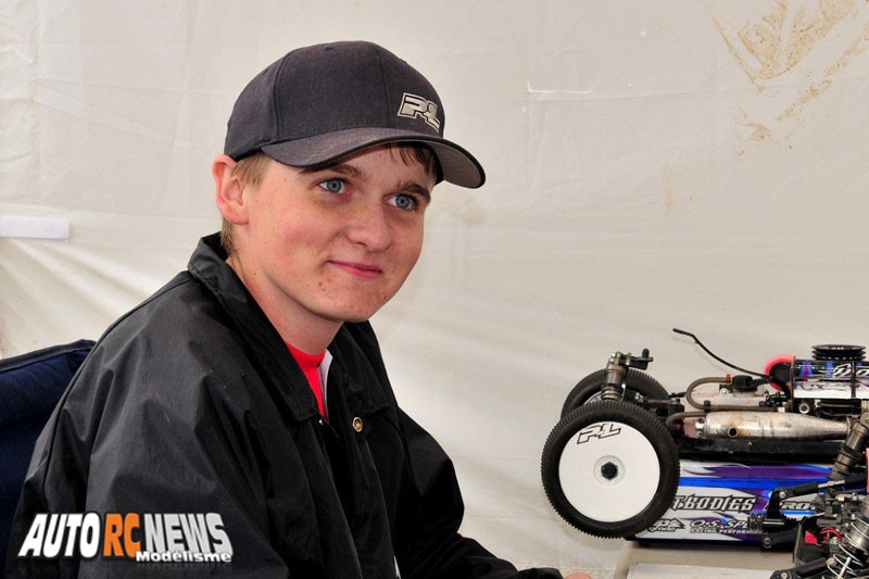 ty tessmann rempile chez hpi en 2014 pour le compte duquel il pilotera le hb d812. ty tessmann rempile chez hpi en 2014 pour le compte duquel il pilotera le hb d812.