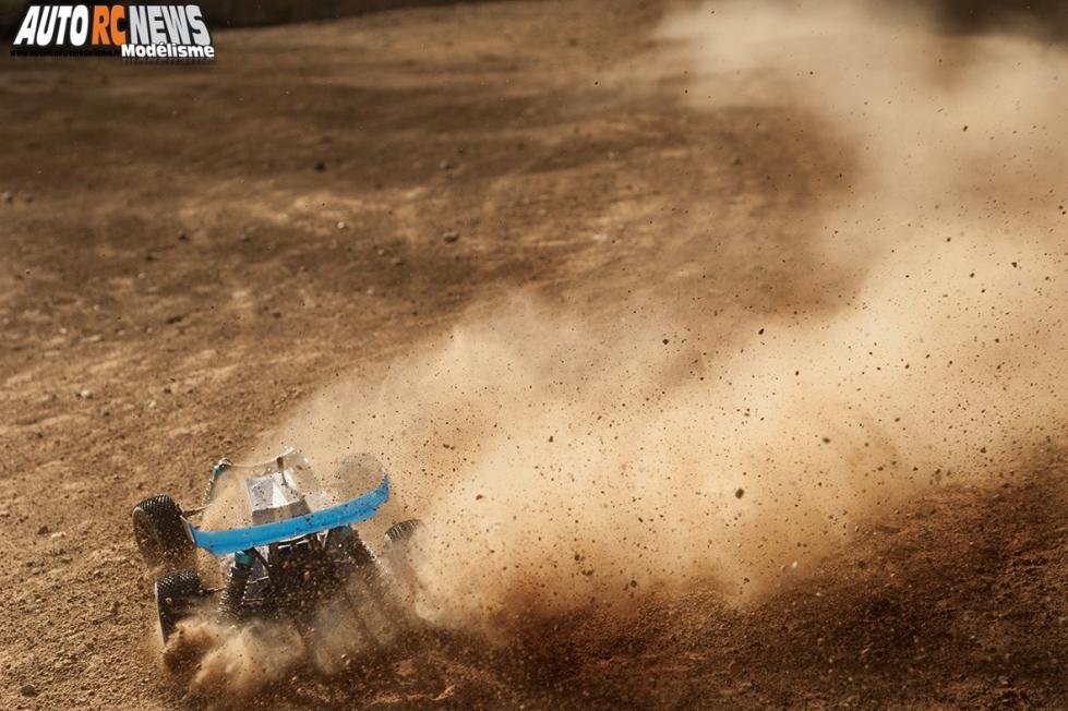 LRP S10 Blast BX2 Kit réf :120401. buggy lrp radiocommandée à l'échelle 1/10ème. version non rtr livrée sans électronique.