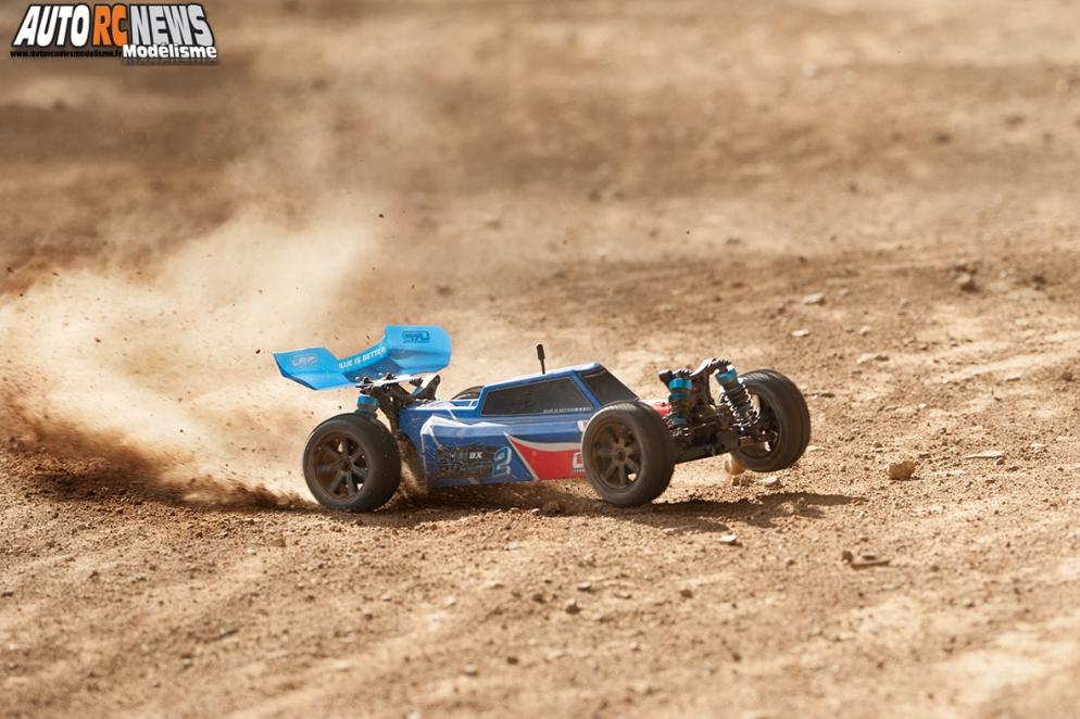 LRP S10 Blast BX2 Kit réf :120401. buggy lrp radiocommandée à l'échelle 1/10ème. version non rtr livrée sans électronique.