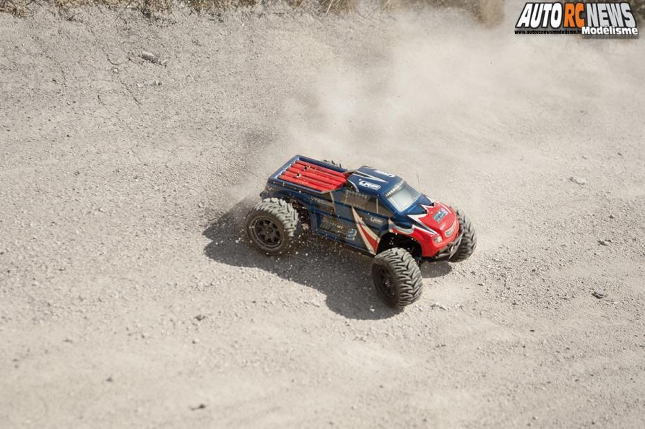 LRP S10 Blast MT2 RTR réf 120802. voiture radiocommandée de tout terrain à l'échelle 1/10ème pour une utilisation modélisme.