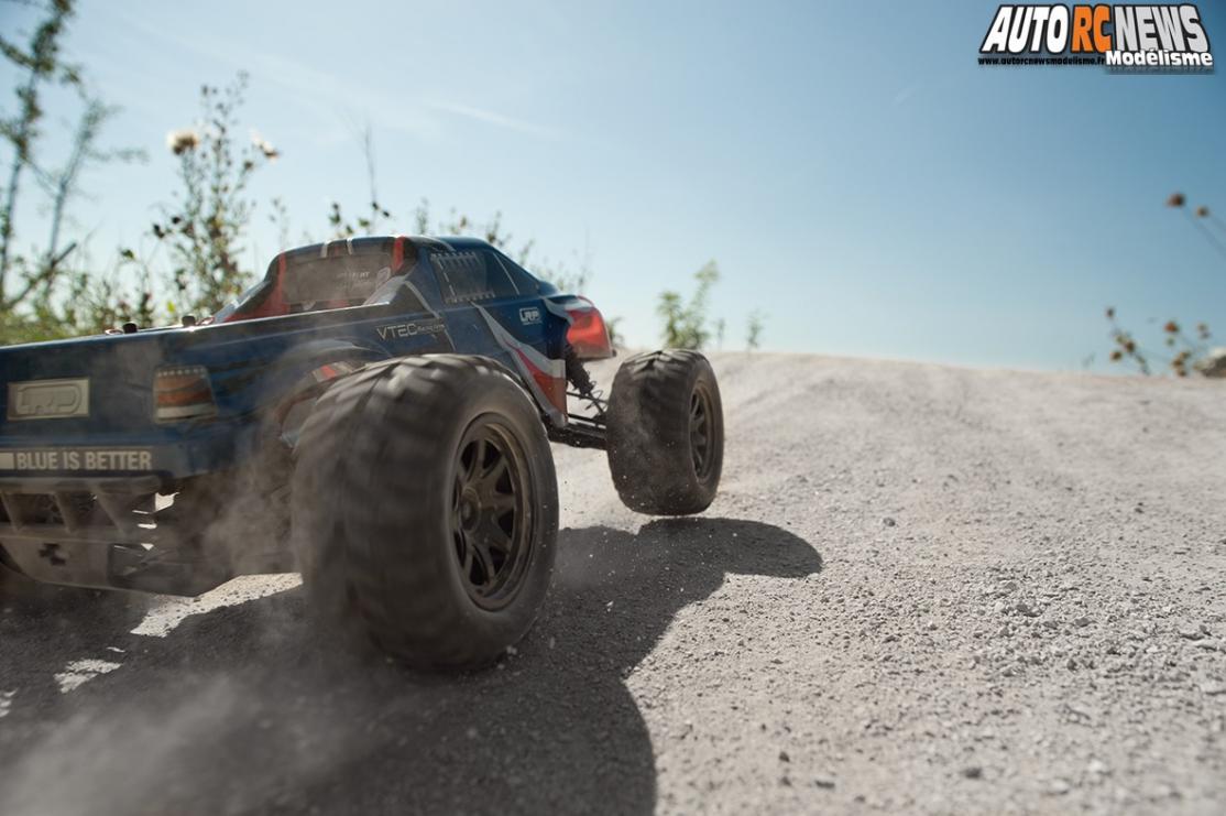 LRP S10 Blast MT2 RTR réf 120802. voiture radiocommandée de tout terrain à l'échelle 1/10ème pour une utilisation modélisme.