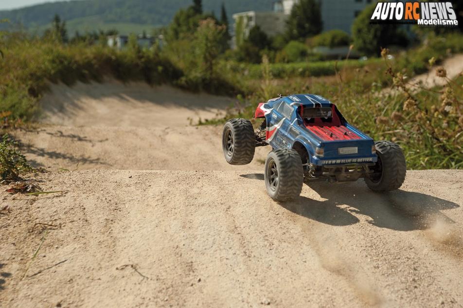 LRP S10 Blast MT2 RTR réf 120802. voiture radiocommandée de tout terrain à l'échelle 1/10ème pour une utilisation modélisme.