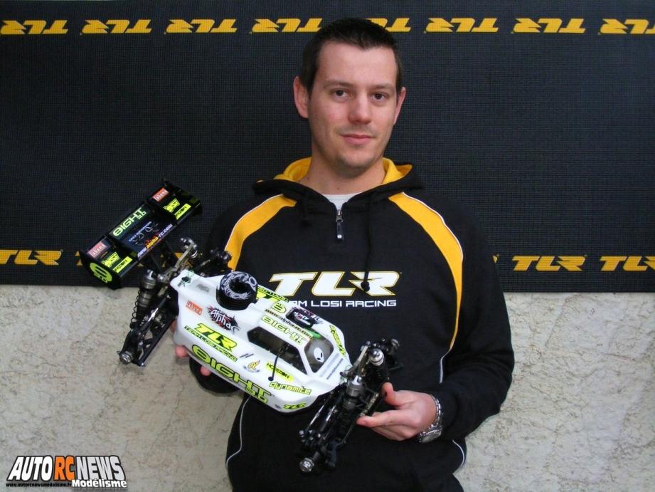edouard hugon sur losi 8ight, c'est le dernier transfert en cours de l'année pour le pilote de voitures radiocommandées.