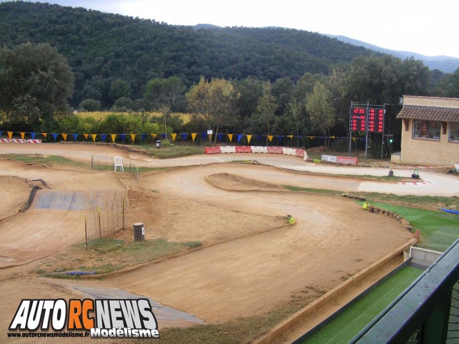 Grand Prix de Pierrefeu du Var. compétition de modélisme rc pour voitures radiocommandées TT 1/8ème thermiques. course organisée par le club vamp 83 de pierrefeu dans le département du var les 8,9 et 10 novembre 2013.