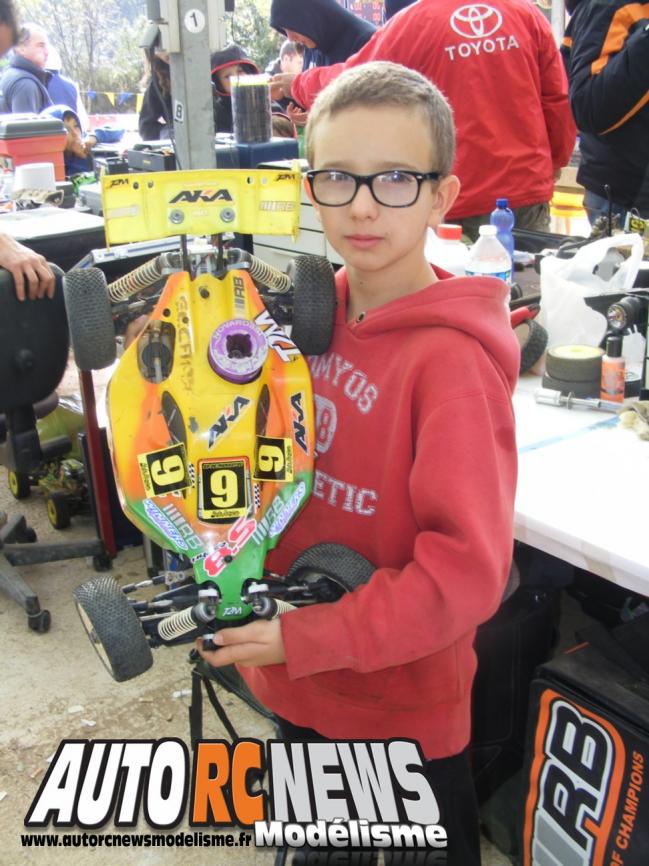 Grand Prix de Pierrefeu du Var. compétition de modélisme rc pour voitures radiocommandées TT 1/8ème thermiques. course organisée par le club vamp 83 de pierrefeu dans le département du var les 8,9 et 10 novembre 2013.