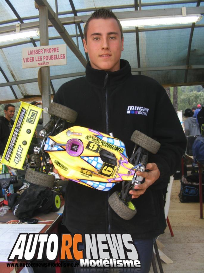 Grand Prix de Pierrefeu du Var. compétition de modélisme rc pour voitures radiocommandées TT 1/8ème thermiques. course organisée par le club vamp 83 de pierrefeu dans le département du var les 8,9 et 10 novembre 2013.