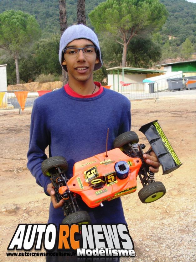 Grand Prix de Pierrefeu du Var. compétition de modélisme rc pour voitures radiocommandées TT 1/8ème thermiques. course organisée par le club vamp 83 de pierrefeu dans le département du var les 8,9 et 10 novembre 2013.