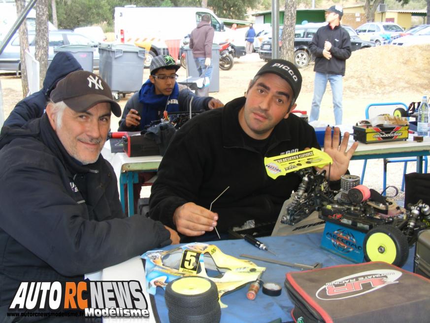 Grand Prix de Pierrefeu du Var. compétition de modélisme rc pour voitures radiocommandées TT 1/8ème thermiques. course organisée par le club vamp 83 de pierrefeu dans le département du var les 8,9 et 10 novembre 2013.