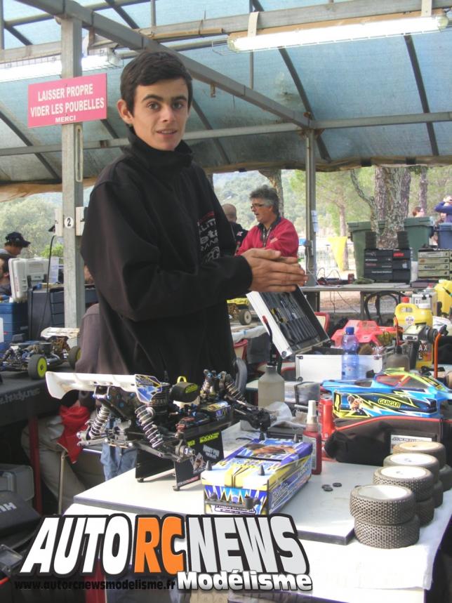 Grand Prix de Pierrefeu du Var. compétition de modélisme rc pour voitures radiocommandées TT 1/8ème thermiques. course organisée par le club vamp 83 de pierrefeu dans le département du var les 8,9 et 10 novembre 2013.