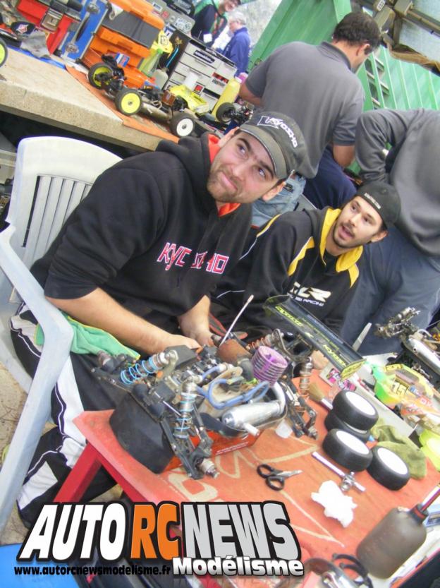 Grand Prix de Pierrefeu du Var. compétition de modélisme rc pour voitures radiocommandées TT 1/8ème thermiques. course organisée par le club vamp 83 de pierrefeu dans le département du var les 8,9 et 10 novembre 2013.