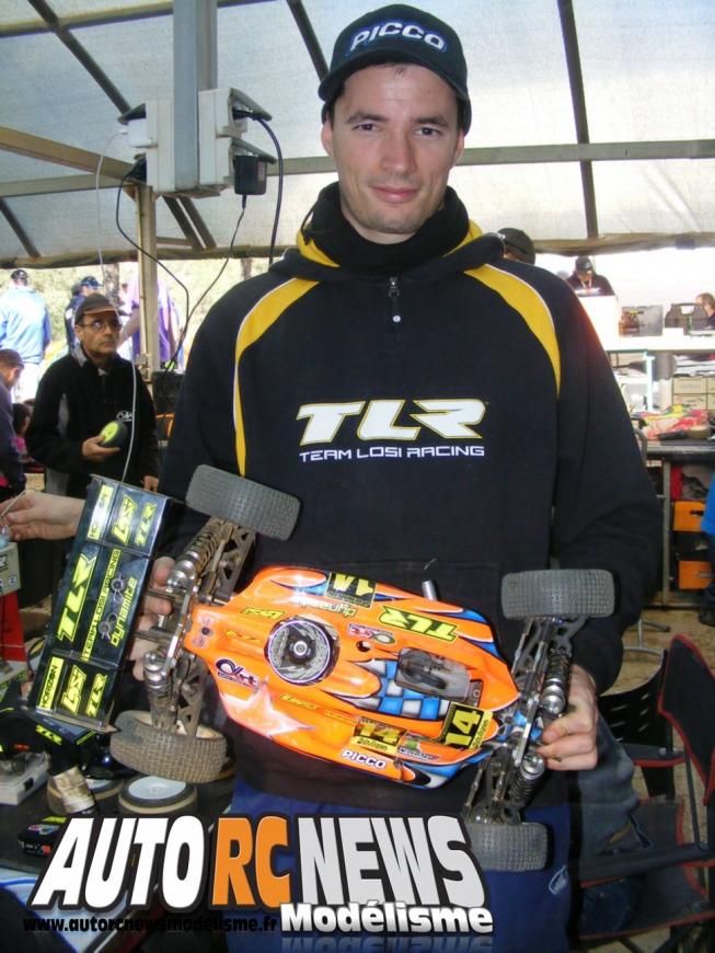 Grand Prix de Pierrefeu du Var. compétition de modélisme rc pour voitures radiocommandées TT 1/8ème thermiques. course organisée par le club vamp 83 de pierrefeu dans le département du var les 8,9 et 10 novembre 2013.