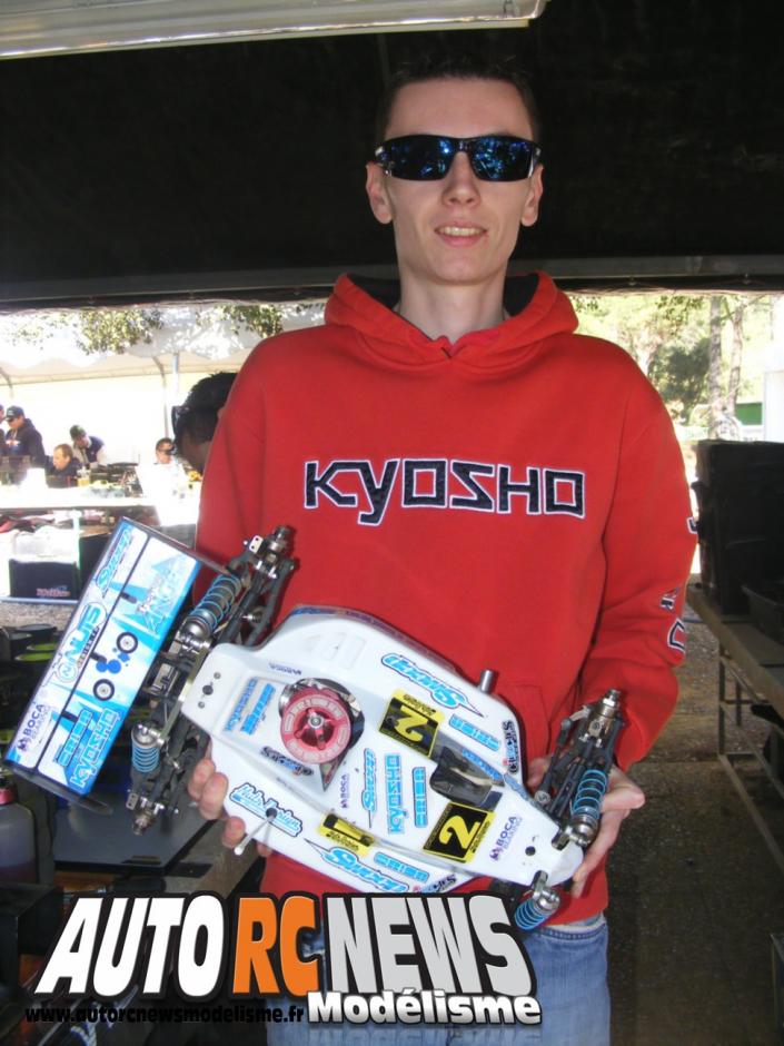 Grand Prix de Pierrefeu du Var. compétition de modélisme rc pour voitures radiocommandées TT 1/8ème thermiques. course organisée par le club vamp 83 de pierrefeu dans le département du var les 8,9 et 10 novembre 2013.