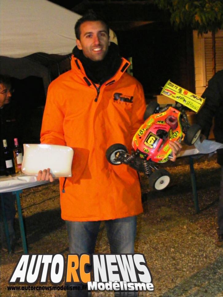 Grand Prix de Pierrefeu du Var. compétition de modélisme rc pour voitures radiocommandées TT 1/8ème thermiques. course organisée par le club vamp 83 de pierrefeu dans le département du var les 8,9 et 10 novembre 2013.