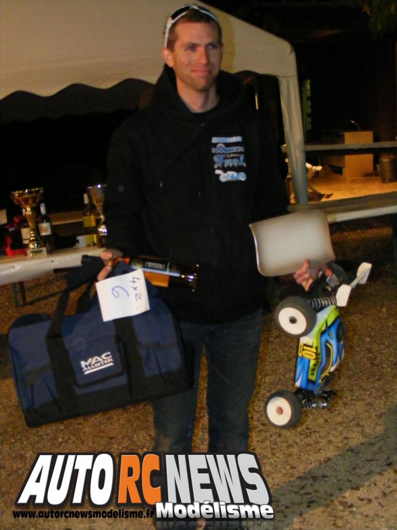 Grand Prix de Pierrefeu du Var. compétition de modélisme rc pour voitures radiocommandées TT 1/8ème thermiques. course organisée par le club vamp 83 de pierrefeu dans le département du var les 8,9 et 10 novembre 2013.