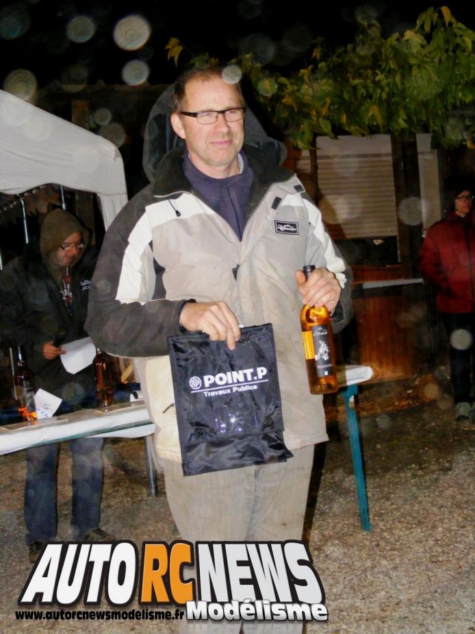 Grand Prix de Pierrefeu du Var. compétition de modélisme rc pour voitures radiocommandées TT 1/8ème thermiques. course organisée par le club vamp 83 de pierrefeu dans le département du var les 8,9 et 10 novembre 2013.