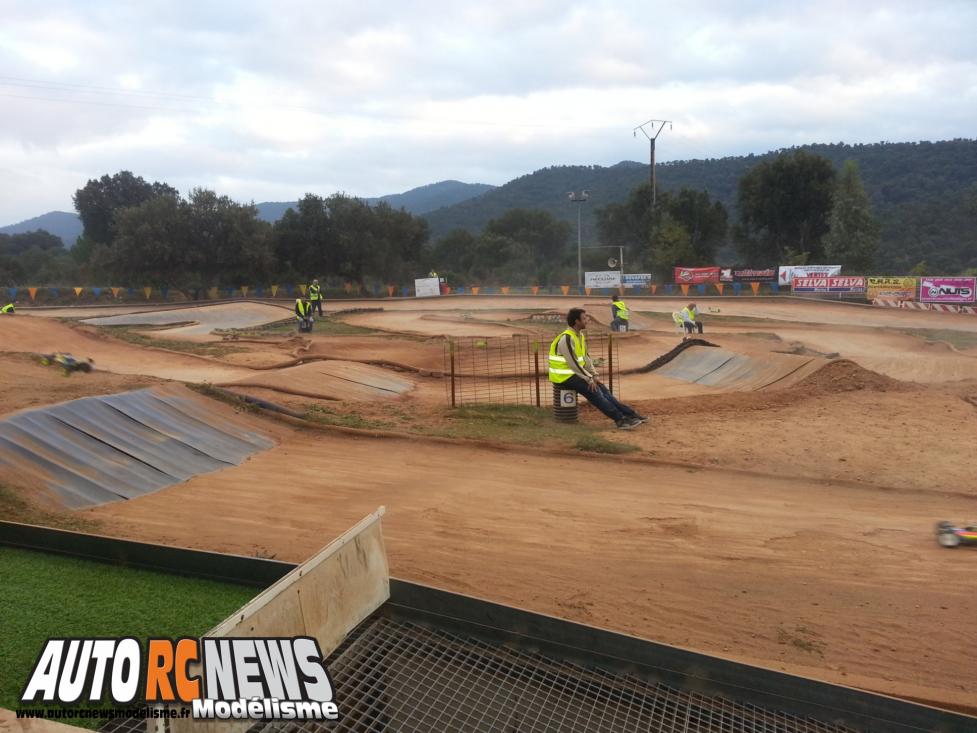 Grand Prix de Pierrefeu du Var. compétition de modélisme rc pour voitures radiocommandées TT 1/8ème thermiques. course organisée par le club vamp de pierrefeu dans le département du var. ryan medjoubi signe la pole position des essais libres.