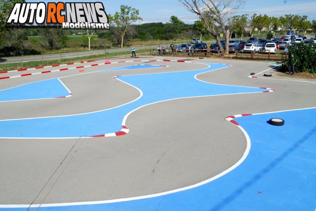 challenge hpi tour Saint Martin de Crau. compétition de voitures radiocommandées de marque hpi qui s'est déroulée sur la piste du club rmcc de saint martin de crau le 6 octobre 2013. modélisme R/C.