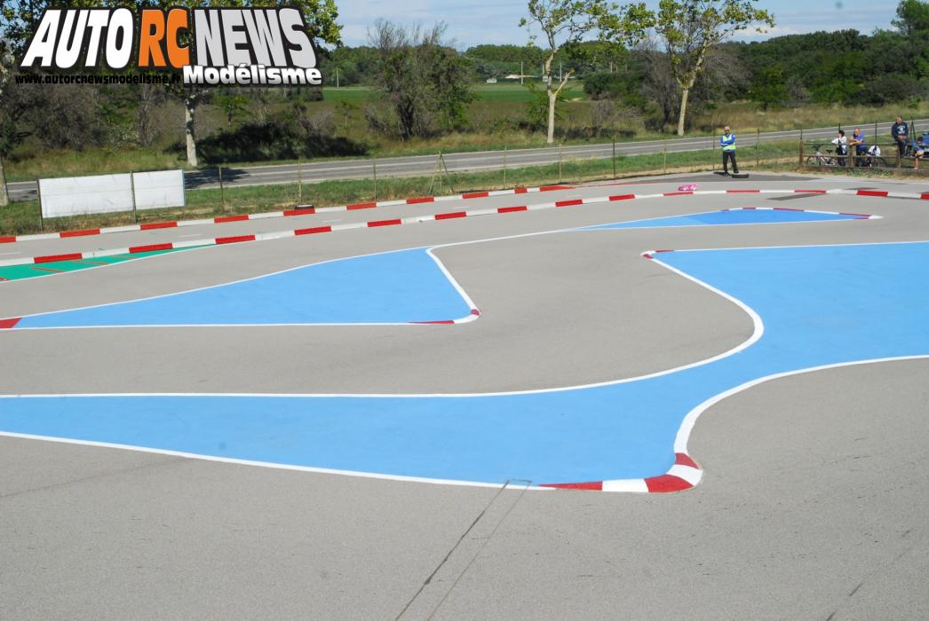 challenge hpi tour Saint Martin de Crau. compétition de voitures radiocommandées de marque hpi qui s'est déroulée sur la piste du club rmcc de saint martin de crau le 6 octobre 2013. modélisme R/C.