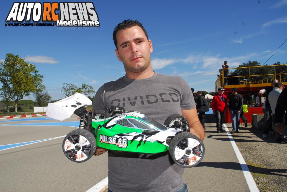 challenge hpi tour Saint Martin de Crau. compétition de voitures radiocommandées de marque hpi qui s'est déroulée sur la piste du club rmcc de saint martin de crau le 6 octobre 2013. modélisme R/C.