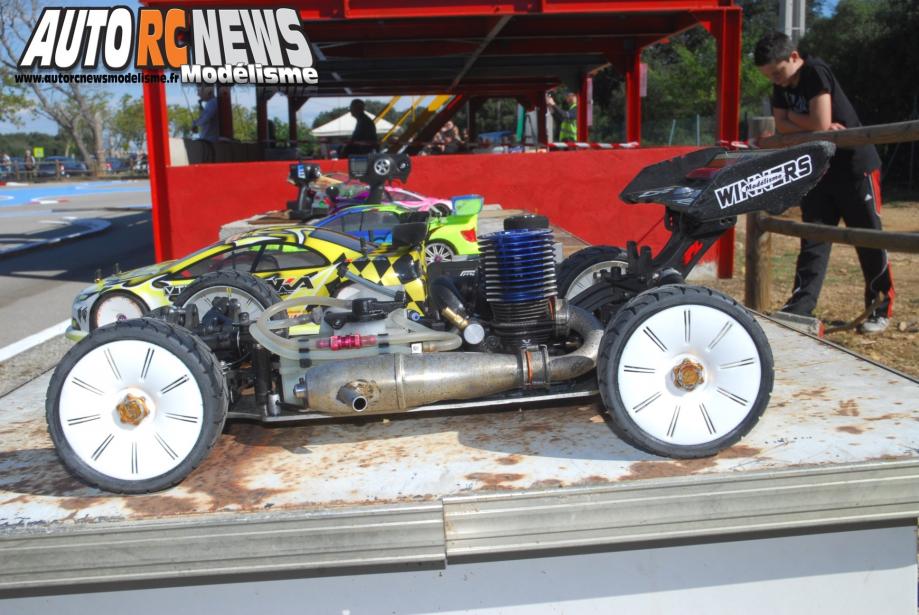 challenge hpi tour Saint Martin de Crau. compétition de voitures radiocommandées de marque hpi qui s'est déroulée sur la piste du club rmcc de saint martin de crau le 6 octobre 2013. modélisme R/C.