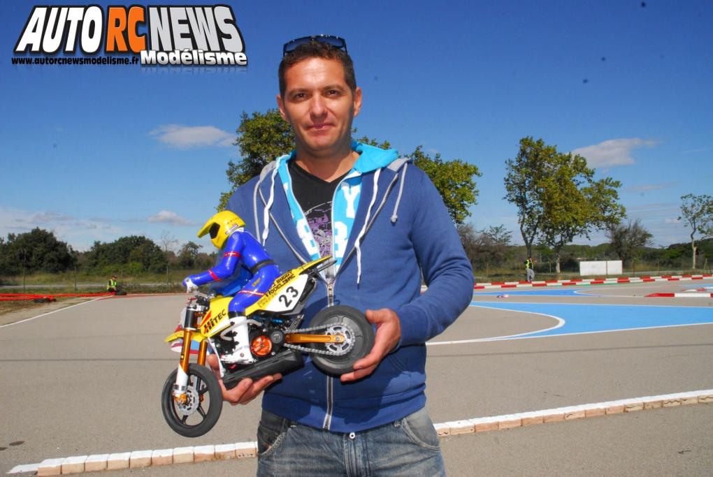 challenge hpi tour Saint Martin de Crau. compétition de voitures radiocommandées de marque hpi qui s'est déroulée sur la piste du club rmcc de saint martin de crau le 6 octobre 2013. modélisme R/C.