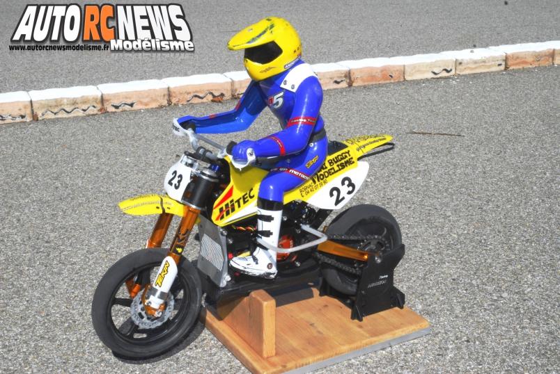 challenge hpi tour Saint Martin de Crau. compétition de voitures radiocommandées de marque hpi qui s'est déroulée sur la piste du club rmcc de saint martin de crau le 6 octobre 2013. modélisme R/C.