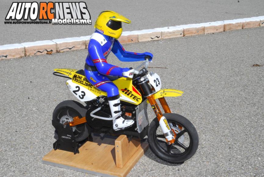 challenge hpi tour Saint Martin de Crau. compétition de voitures radiocommandées de marque hpi qui s'est déroulée sur la piste du club rmcc de saint martin de crau le 6 octobre 2013. modélisme R/C.