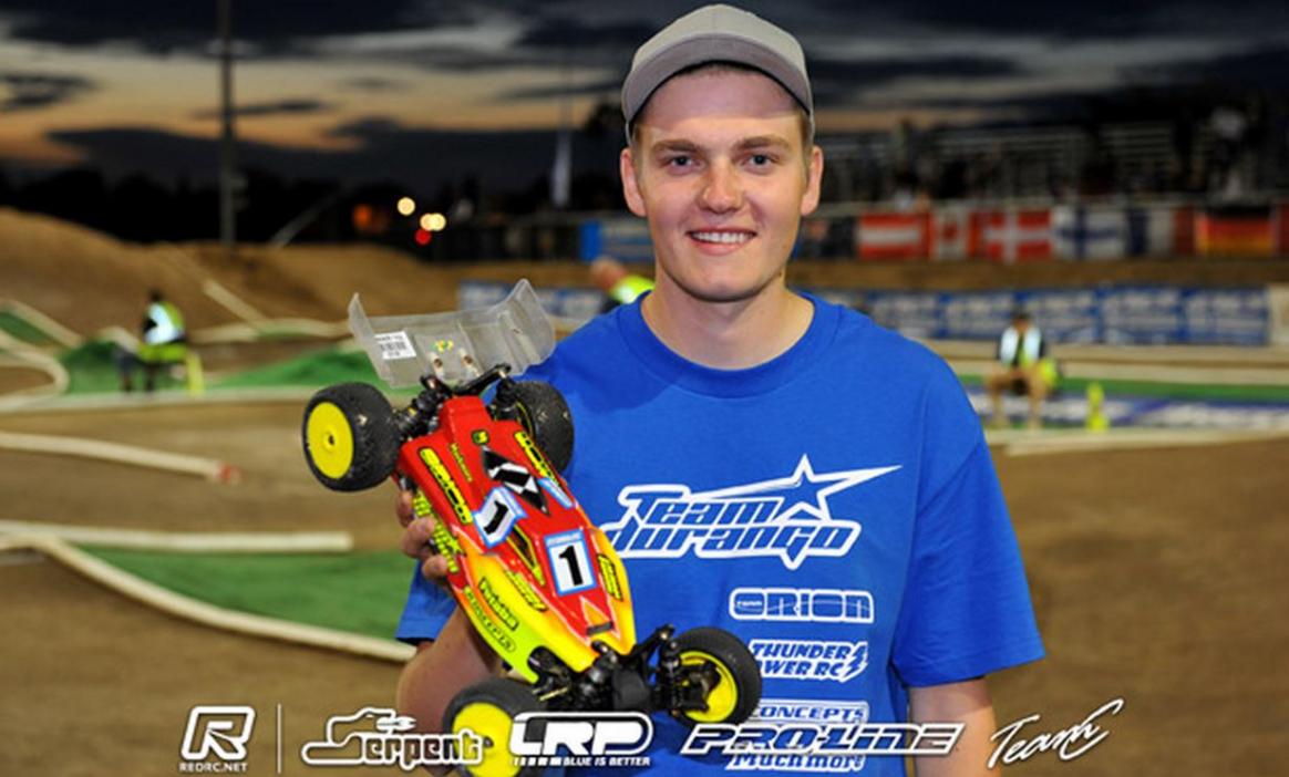 World TT 1/10 Chico. Joern neumann obtient la pole position des championnats du monde TT 1/10 électriques en 4 x 4.compétition de voitures radiocommandée qui s'est déroulée en Californie. modélisme auto R/C. World TT 1/10 Chico. Joern neumann obtient la pole position des championnats du monde TT 1/10 électriques en 4 x 4.compétition de voitures radiocommandée qui s'est déroulée en Californie. modélisme auto R/C.