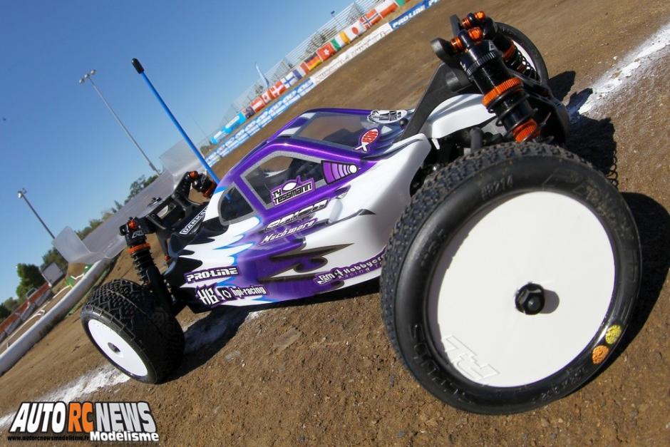 HB D413 référence 112723. nouveau tout terrain électrique à l'échelle 1/10ème signé hot bodies. voiture radiocommandée de compétition. modélisme auto R/C. HB D413 référence 112723. nouveau tout terrain électrique à l'échelle 1/10ème signé hot bodies. voiture radiocommandée de compétition. modélisme auto R/C.