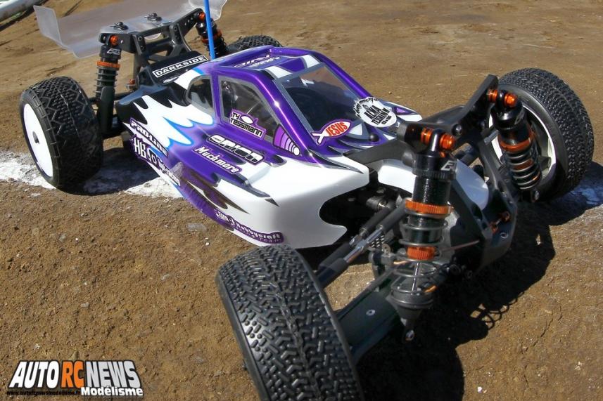 HB D413 référence 112723. nouveau tout terrain électrique à l'échelle 1/10ème signé hot bodies. voiture radiocommandée de compétition. modélisme auto R/C.
