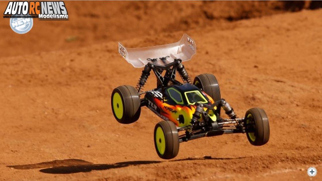 TLR 22 4WD. nouvelle voiture radiocommandée électrique à l'échelle 1/10ème de marque team losi racing. version 4 roues motrices de compétition pour le modélisme auto R/C. réf : tlr03005