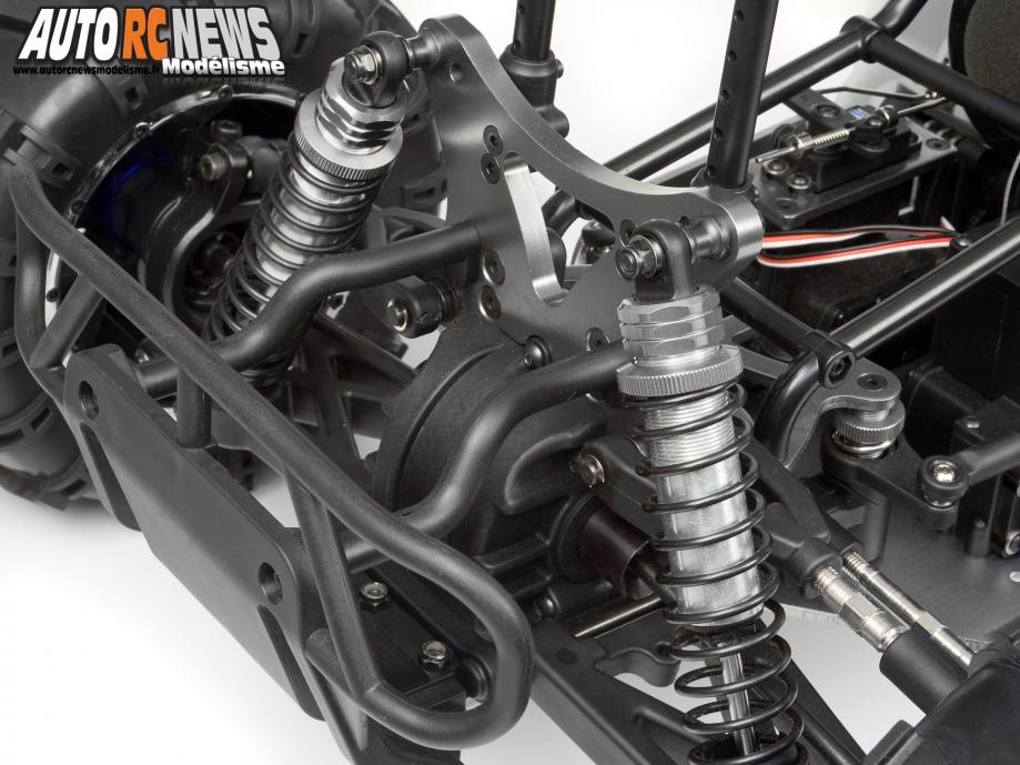 Maverick Blackout MT 1/5 RTR réference MV12404. voiture radiocommandée équipée d'un moteur à essence de 30 cm3. modélisme auto r/c.
