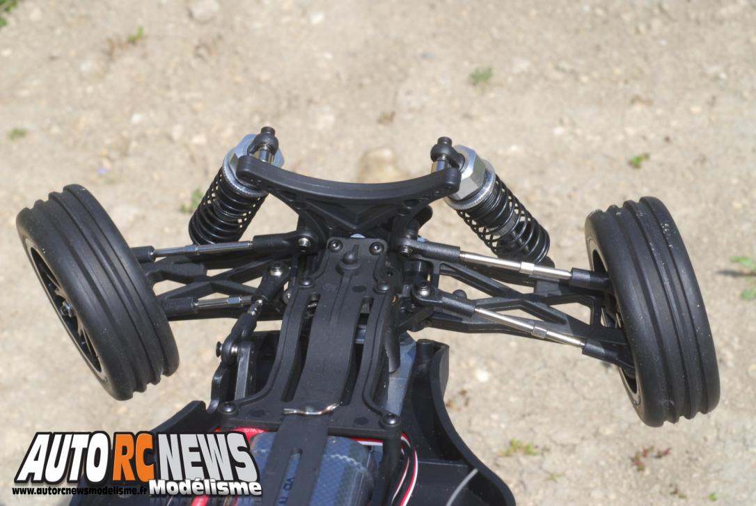 T2M Pirate Warrior brushless réf : T4909B nouveau tout-terrain électrique à l'échelle 1/10ème disponible en version brushless équipé d'un moteur brushless Dynamite 14 tours de 2584 Kv. voiture radiocommandée. modélisme auto r/c.