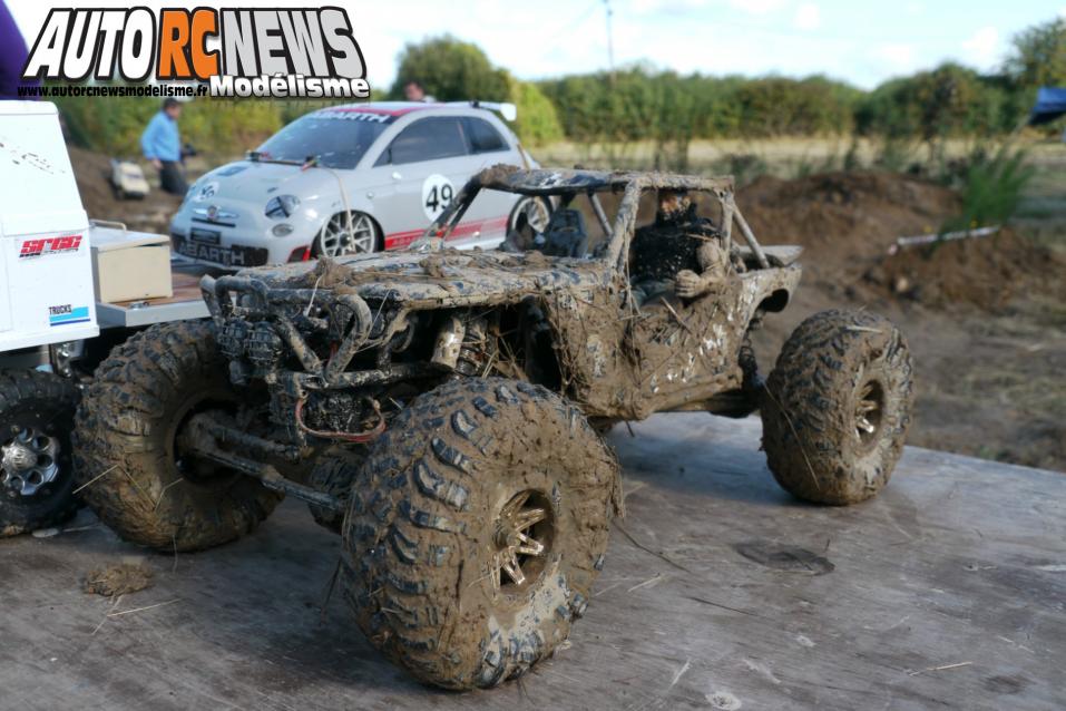 24 Heures de Chevannes. compétition de scale radiocommandés organisée les 14 et 15 septembre derniers sur le circuit éphémère de Chevannes. voitures radiocommandées électriques. modélisme auto r/c.