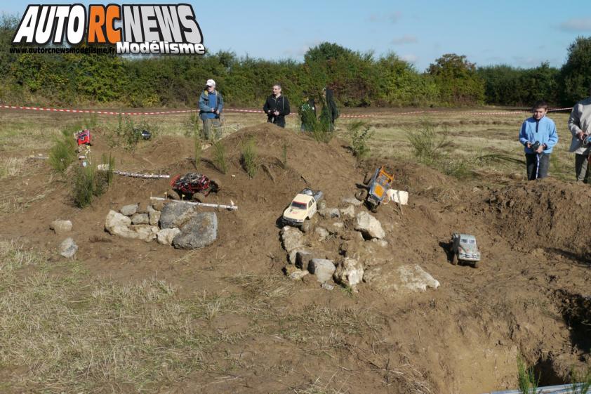 24 Heures de Chevannes. compétition de scale radiocommandés organisée les 14 et 15 septembre derniers sur le circuit éphémère de Chevannes. voitures radiocommandées électriques. modélisme auto r/c.