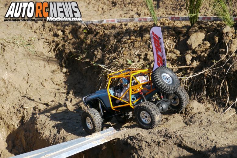 24 Heures de Chevannes. compétition de scale radiocommandés organisée les 14 et 15 septembre derniers sur le circuit éphémère de Chevannes. voitures radiocommandées électriques. modélisme auto r/c.