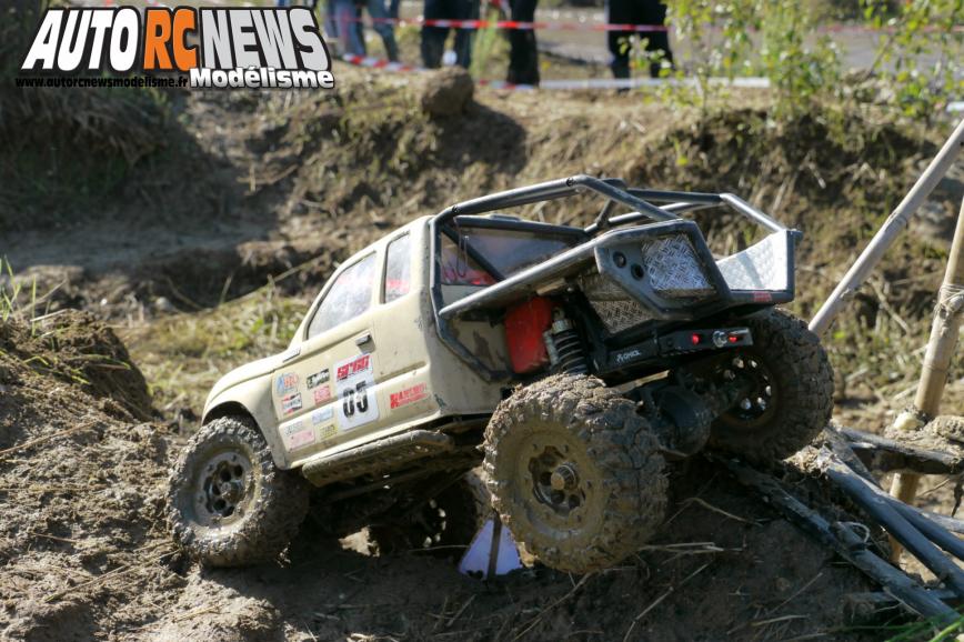 24 Heures de Chevannes. compétition de scale radiocommandés organisée les 14 et 15 septembre derniers sur le circuit éphémère de Chevannes. voitures radiocommandées électriques. modélisme auto r/c.
